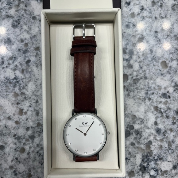 Daniel Wellington women’s leather watch 40mm - Picture 1 of 10